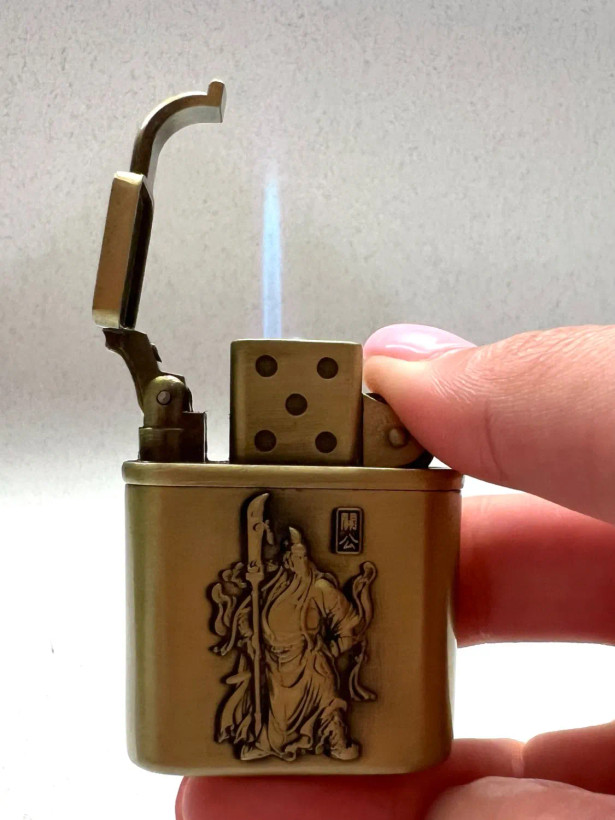 فندک اتمی لایتر (Lighter) طرح جنگجو چینی با بدنه برنجی
