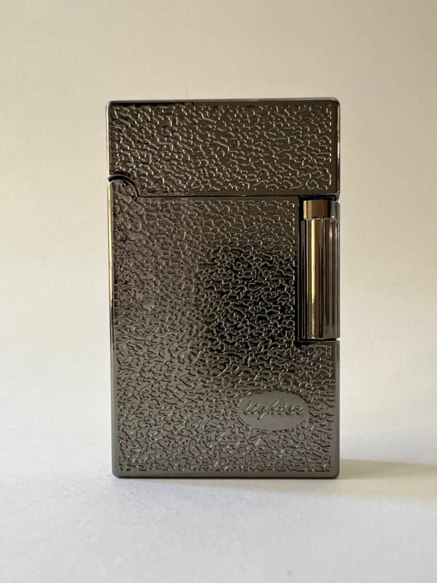 فندک گازی لایتر (Lighter) طرح پیر کاردین مدل کلاسیک Slim بافتدار چرخ بغل – سیلور و دودی