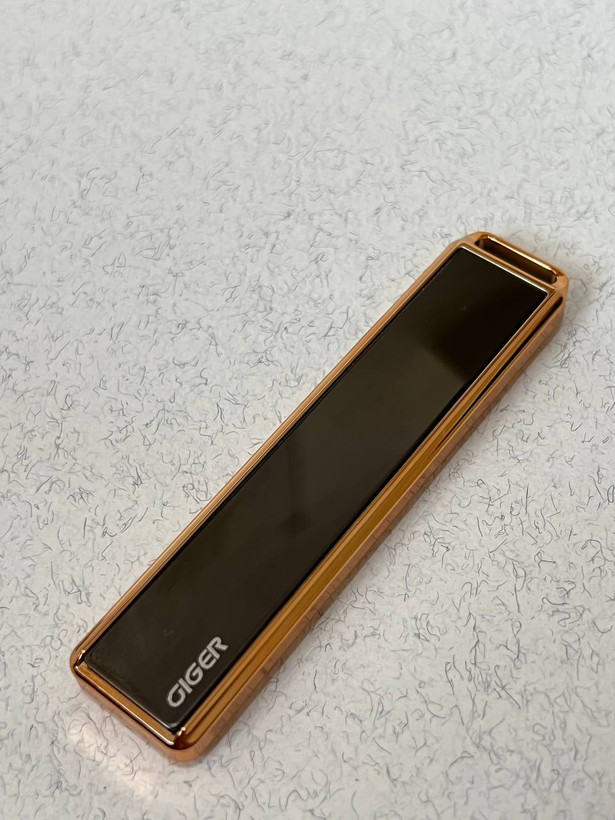 GIGER Slim Rechargeable Electric Lighter – Rectangular Mirror Finish