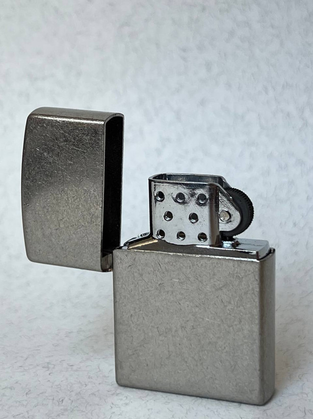 فندک گازی لایتر (Lighter) طرح زیپو مدل Brushed Silver با بدنه استیل برسخورده و جرقه چخماقی