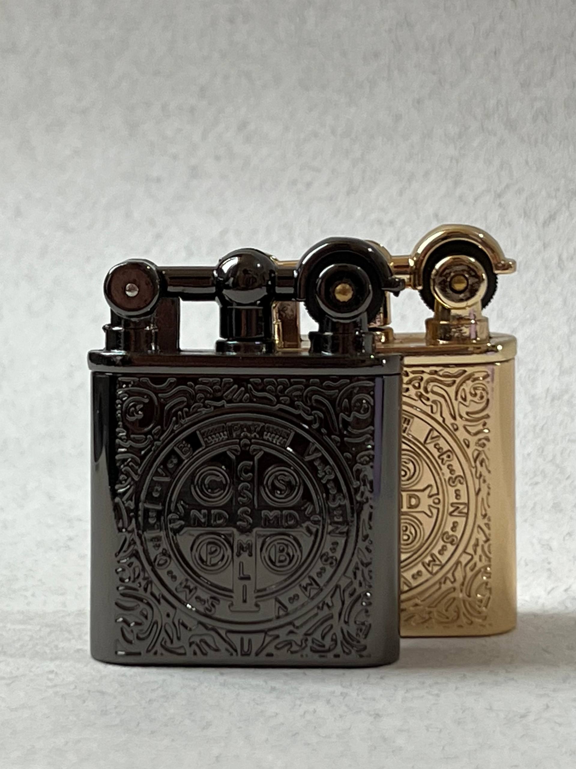Constantine Glossy Flint Gas Lighter – Zippo Style (Gold & Black)