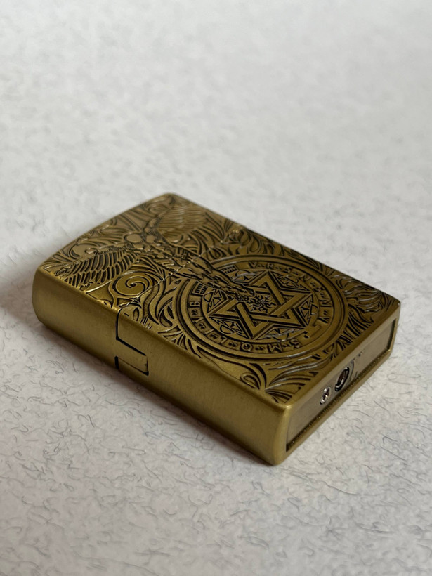 فندک گازی طرح زیپو برند لایتر (Lighter) مدل فرشته نگهبان Guardian Angel حکاکی برجسته (در دو رنگ)