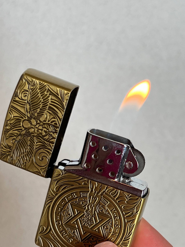 فندک گازی طرح زیپو برند لایتر (Lighter) مدل فرشته نگهبان Guardian Angel حکاکی برجسته (در دو رنگ)