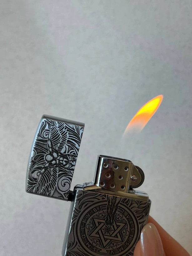 فندک گازی طرح زیپو برند لایتر (Lighter) مدل فرشته نگهبان Guardian Angel حکاکی برجسته (در دو رنگ)