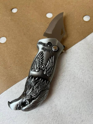 فندک اتمی چاقودار برند لایتر (Lighter) طرح عقاب و بال Lucky Wings | بدنه فلزی