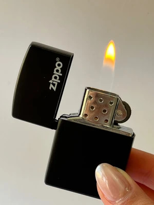 فندک گازی طرح زیپو برند لایتر (Lighter) طرح لوگو زیپو مشکی مات | بدنه فلزی