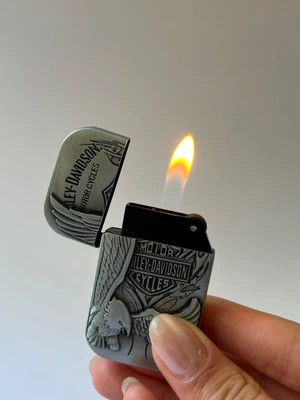 فندک طرح زیپو باریک برند لایتر (Lighter) طرح هارلی دیویدسون و عقاب طلایی | بدنه فلزی