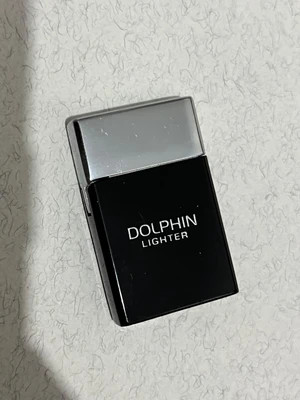 فندک گازی آبنباتی برند دلفین (Dolphin) بدنه فلزی رنگ فانتزی در ۶ رنگ جذاب