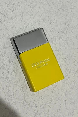 فندک گازی آبنباتی برند دلفین (Dolphin) بدنه فلزی رنگ فانتزی در ۶ رنگ جذاب